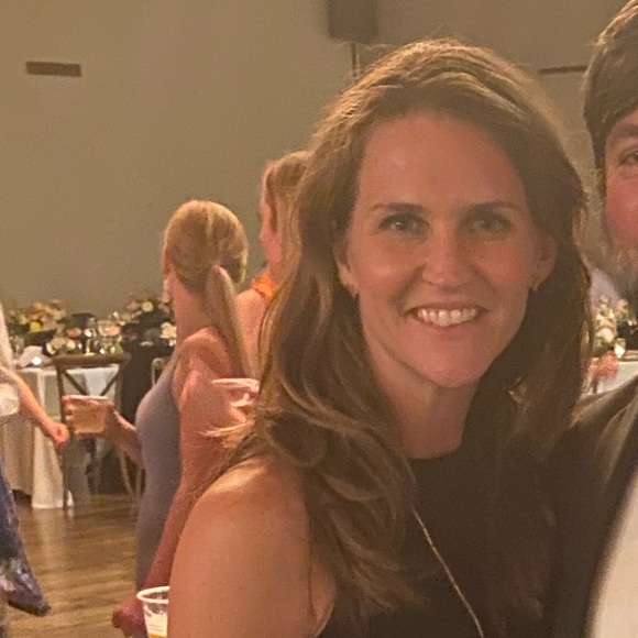 Meet your Posher, Christy - Picture 1 of 1